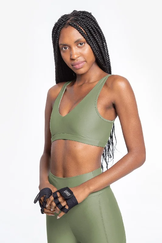 plunge t - shirt bras for a sleek appearanceEssential Fresh Twist Top